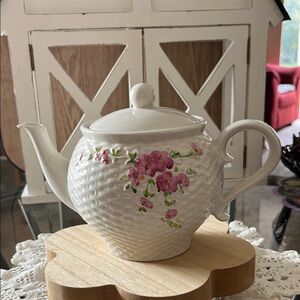 Vintage Floral Teapot